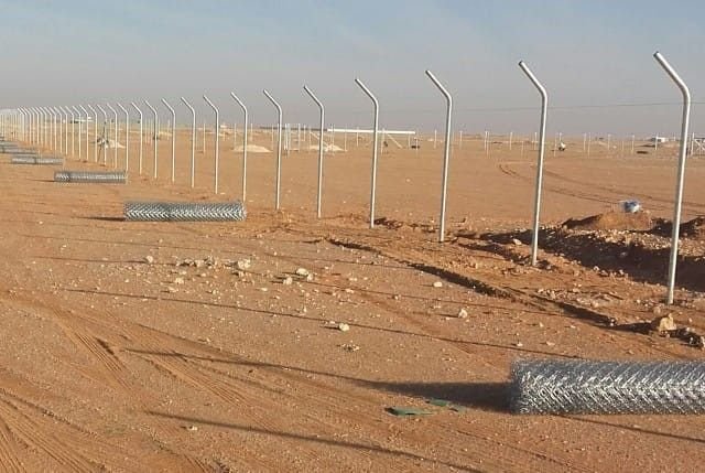 تركيب شبك حديد حول الكسارات
